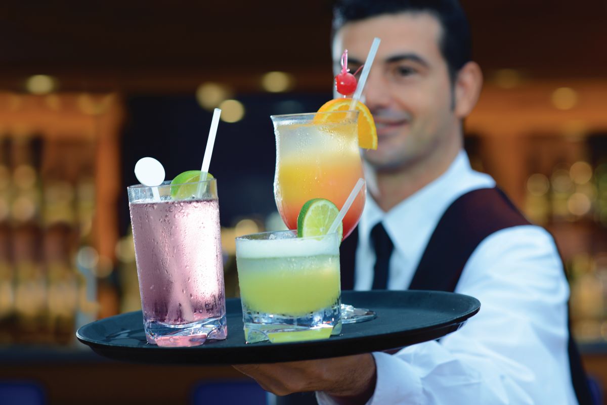 Introducing Oceania Vista S Onboard Mixology Program Luxury Cruise   OC O Waves Bar Cocktails 2  2022 12 06 17 04 14 