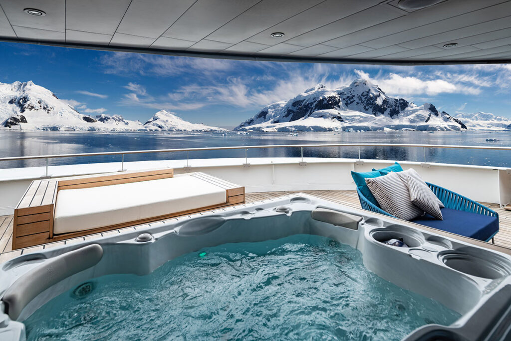 SE Owners Penthouse Suite Deck Antarctica 001
