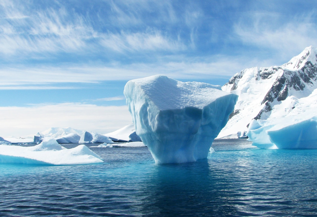 iceberg- floating-in-Antarctic-Sea-surrounded-by-polar-ice